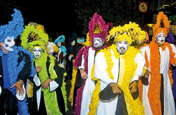 مونتيفيديو Montevideo عاصمة  جمالها شريط من الروائع
