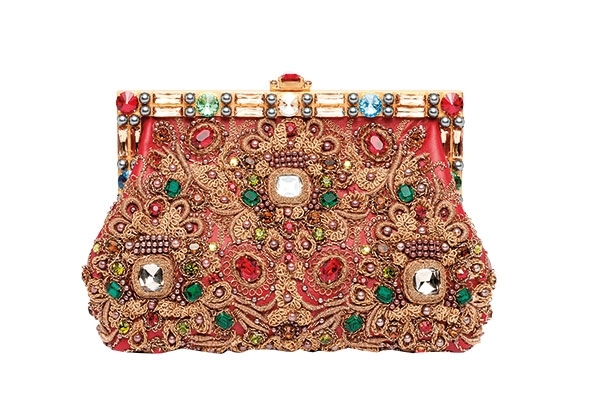 الحقيبة صغيرة ومزخرفة<br />