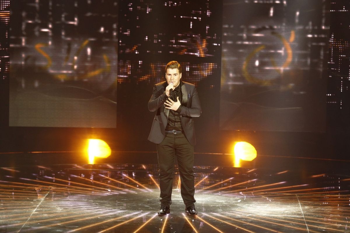 من سيفوز بلقب 