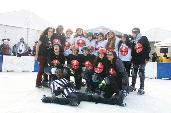 فتيات يتحدين المجتمع برياضة الـ«دربي»!  Cairollers أول فريق مصري لرياضة الـ«دربي» شعاره «لا للتمييز»