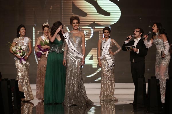 لحظة إعلان أمينة أشرف 