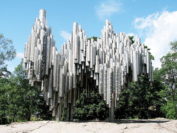 مجسّم في حديقة عامّة