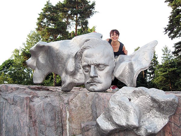 الزميلة ديانا حدّارة
