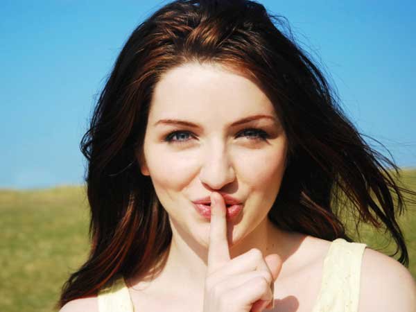 هل تريدين أن تكتشفي الكذب؟ إليك هذه الأسرار الأربعة