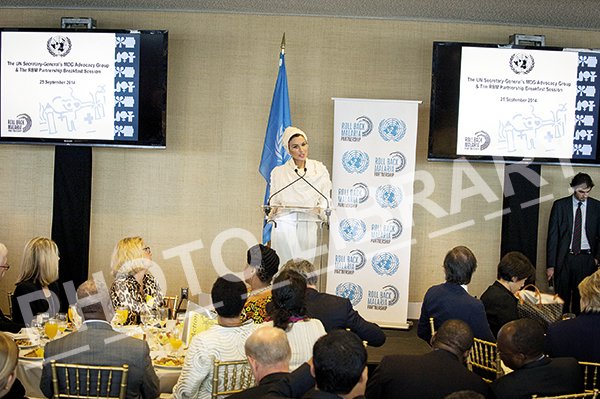 الشيخة موزا تشارك في جلسة لمبادرة «التعليم أولاً»