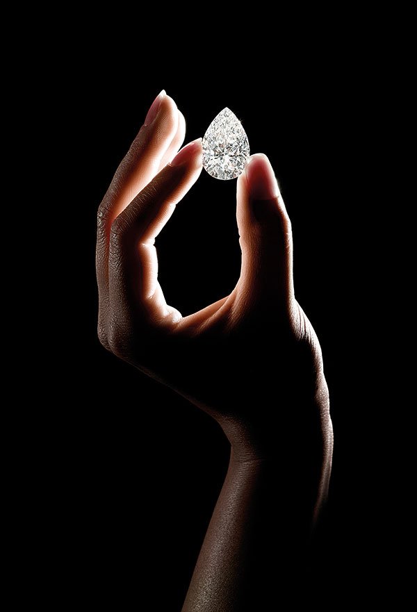 من الأحجار النادرة والنفيسة إلى الجوهرة الفريدة مجموعة ملكية من CARTIER