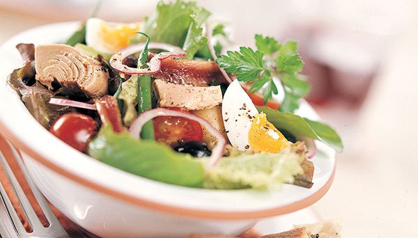 سلطة التونة والبيض