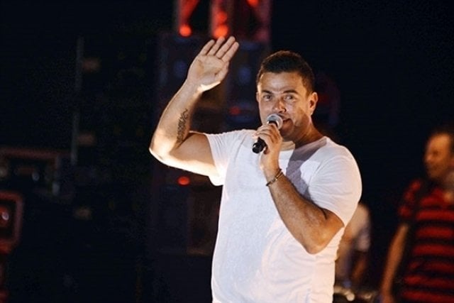 صورة نادرة- كارنيه مدرسة عمرو دياب وهو في الصف الثالث الابتدائي