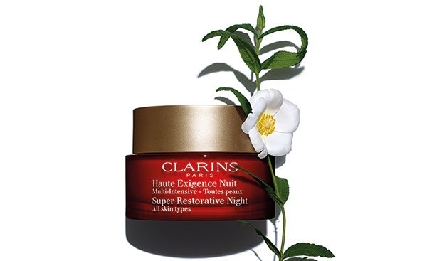كريم Super Restorative Night من Clarins لترميم البشرة