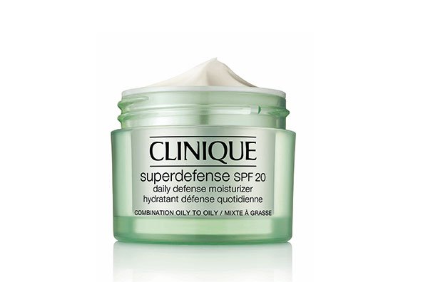مستحضر الترطيب Superdefense SPF 20 Daily Defense Moisturizer من Clinique