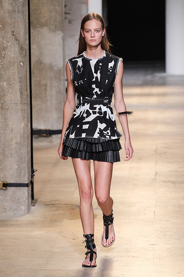 عرض Isabel Marant لربيع وصيف 2015 من باريس