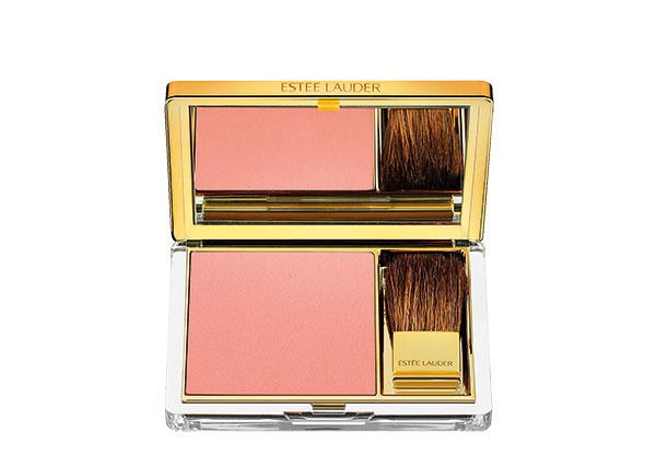 تأثير طبيعي Estée Lauder Pure Color Blush.
