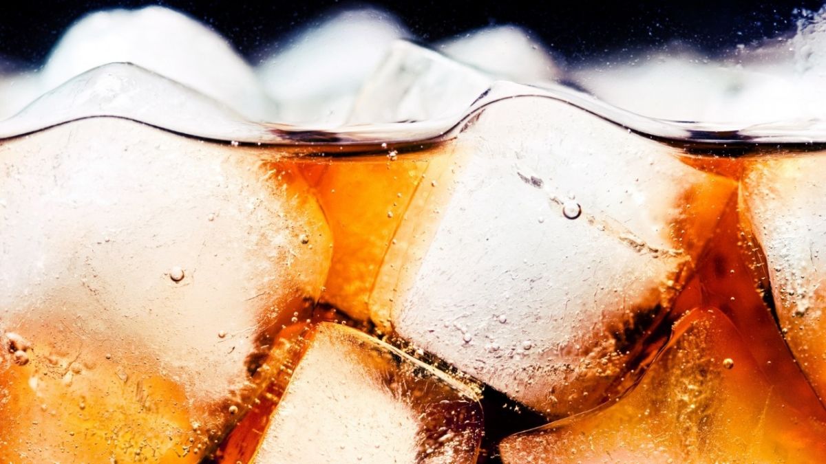 دراسة مهمة - تناول المشروبات الغازية يومياً مساوٍ لضرر التدخين!