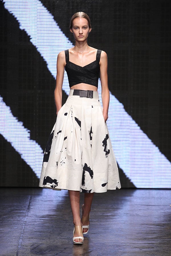 عرض Donna Karan لربيع وصيف 2015