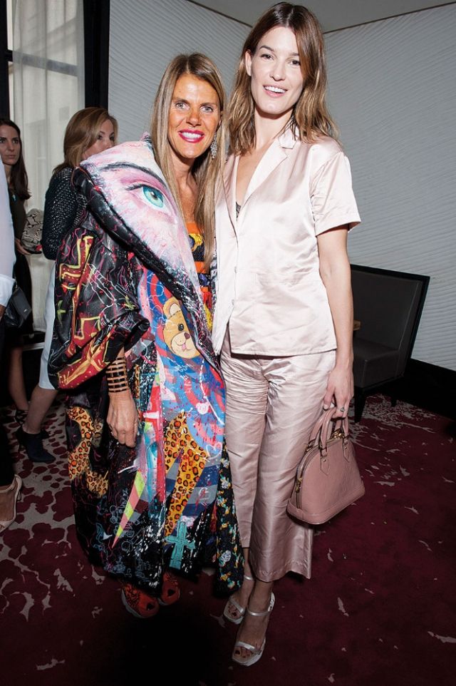 هانيلي موستابارتا وآنا ديللو روسو