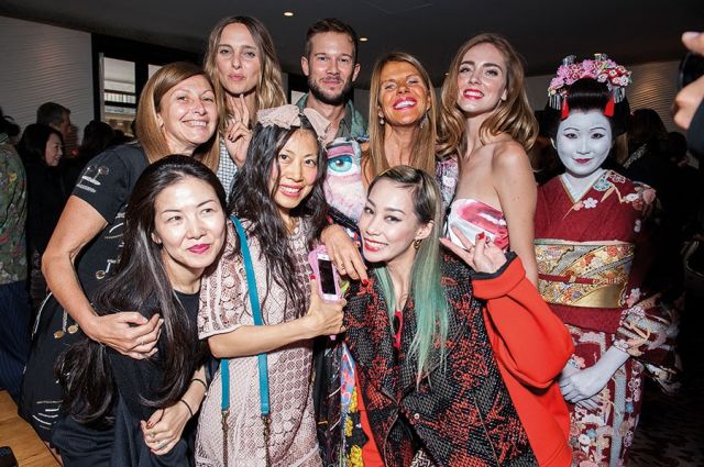 ساوري ماسودا و بايبي ماري و يوليا و كانديلا نوفمبر و شيارا فيرانيي و أنّا ديلو روسّو و سيسي فيان و باولو ستيلّا