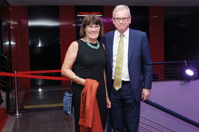 السفير الفرنسي وعقيلته