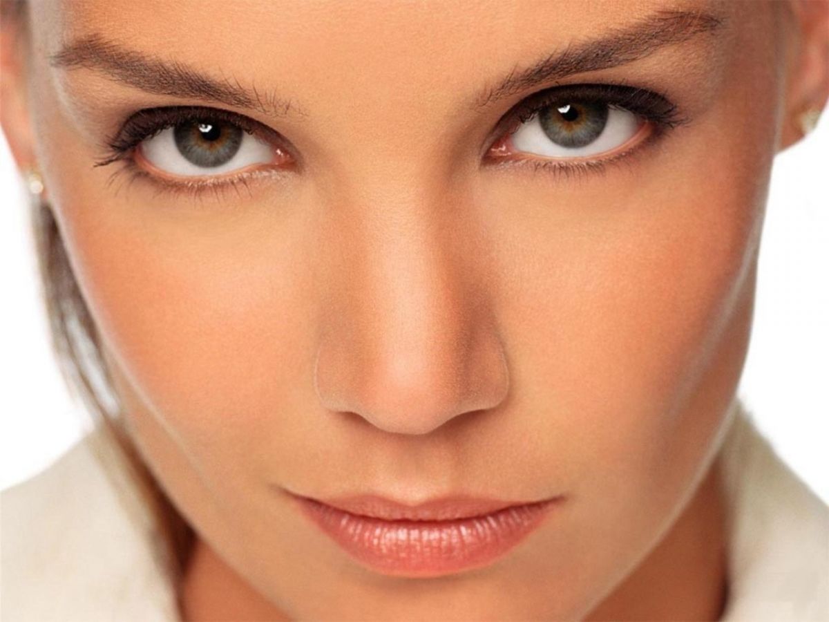 هل يزعجك حجم وجهك؟ 4 خدع تجميلية ليبدو أنحف