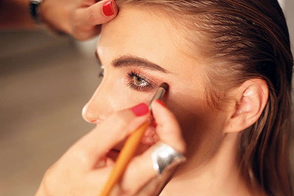 Behind The Scenes في الكوليس