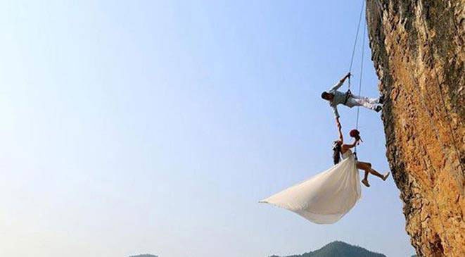 بالصور- أجل، هذه هي أجرأ ليلة زفاف في العالم!