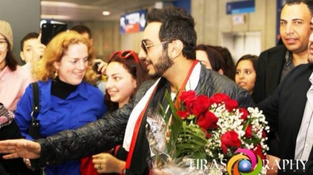 تامر حسني يشعل أجواء قصر المؤتمرات بباريس