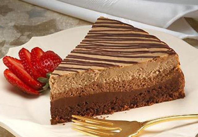 حلوى مجانية لكل من يطلق شاربه! والسبب؟