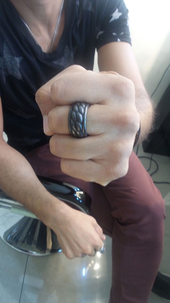 هل تعرفون لمن هذه الأكسسوارات؟