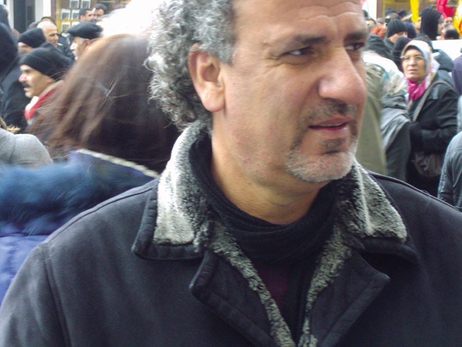 الكاتب والسينمائي فجر يعقوب: مكتبتي سقطت في مخيّم اليرموك... والانترنت خياري الوحيد