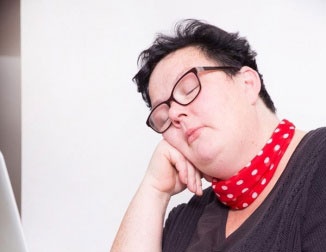 المرأة البدينة تجني مالاً أقل!