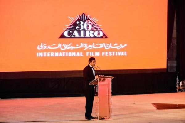 آسر ياسين يقدم حفل الافتتاح