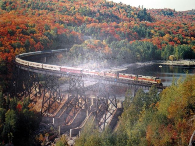 أغاوا كانيون Agawa Canyon في كندا 