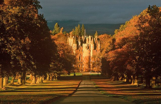 بيتلوشري Pitlochry في اسكوتلندا