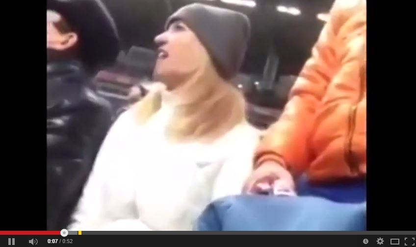 بالفيديو- هذه الفتاة لقّبت بصاحبة الصوت الأكثر رعبا في العالم