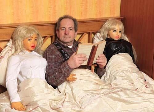 لم تكفه زوجته فأنفق 100ألف دولار لشراء صديقات وحوّل بيته إلى قصرٍ للحب