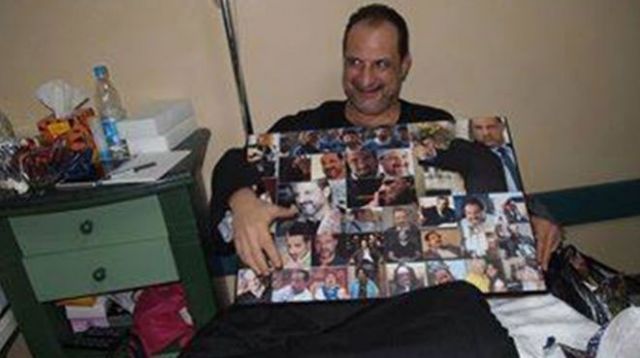 خالد الصاوي يحتفل بعيد ميلاده على سرير المرض