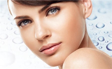 4 نصائح سهلة لكي تشعّي جمالاً من دون ماكياج