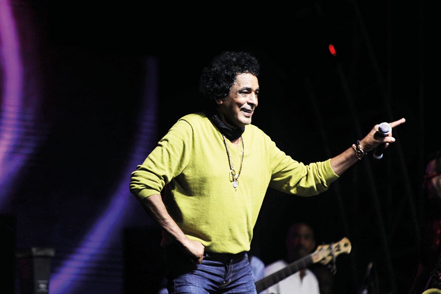 وسط حضور 40 ألف شخص: نصائح محمد منير لجمهوره