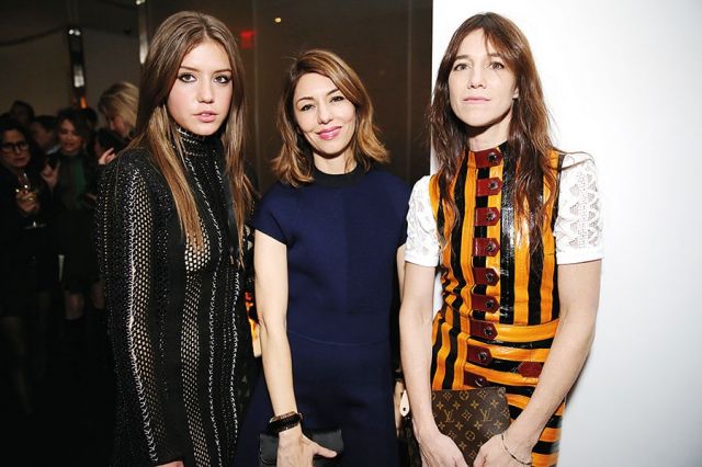 Louis Vuitton تحتفل بحقيبة Monogram