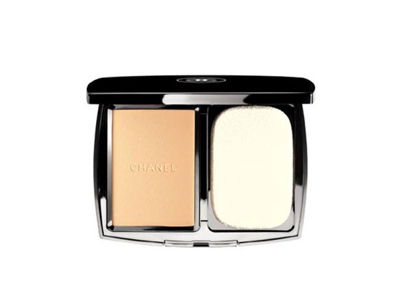 Chanel Vitalumiere Compact Foundation