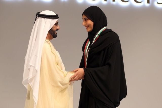 الشيخ محمد بن راشد يكرم كريمته الشيخة ميثاء اول إماراتية تحصد ميدالية أوليمبية