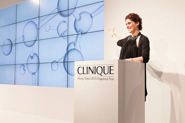 CLINIQUE SMART CUSTOM-REPAIR SERUM.... «سيروم» ذكي يلبي احتياجات البشرة