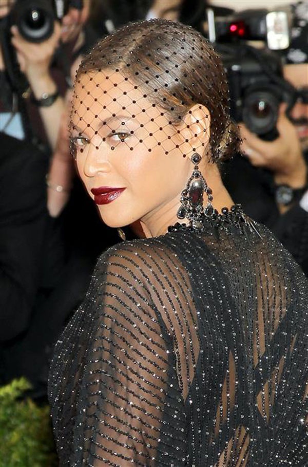 #partyhair، لا تنسي الأكسسوارات على شعرك!