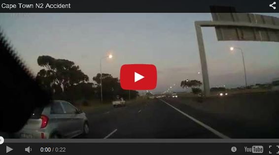 بالفيديو- لحظة مصرع ممثل في حادث سير مروع