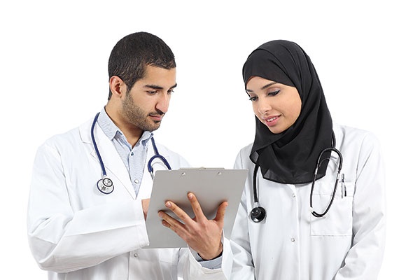 في السعودية: تخصّصات طبّية وتجارب شخصية تحدد جنس الطبيب!