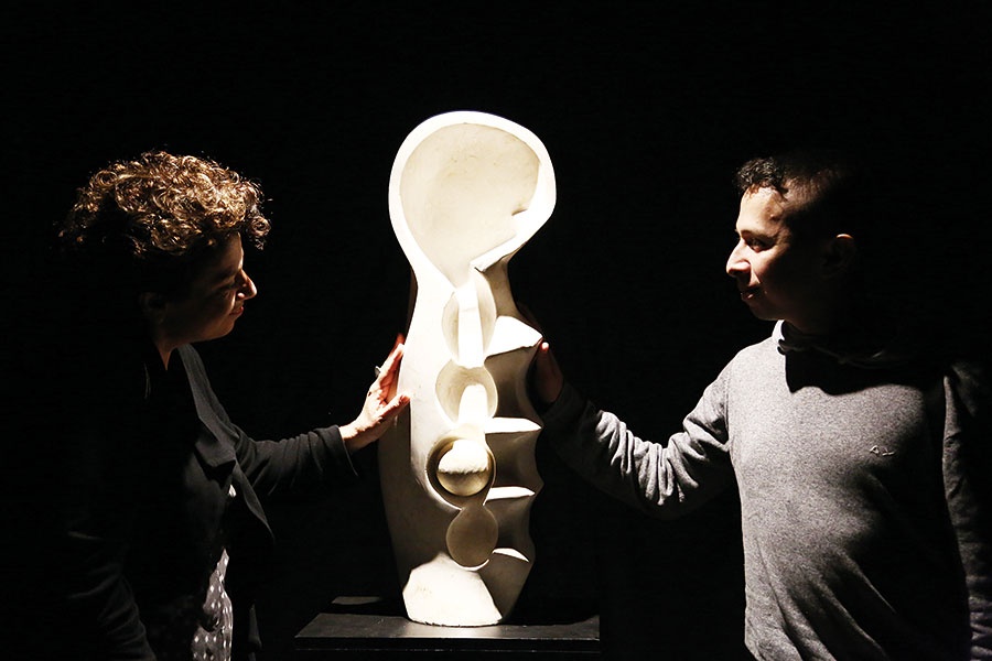 «نرجو اللمس» معرض منحوتات تفاعلي لنادين أبو زكي