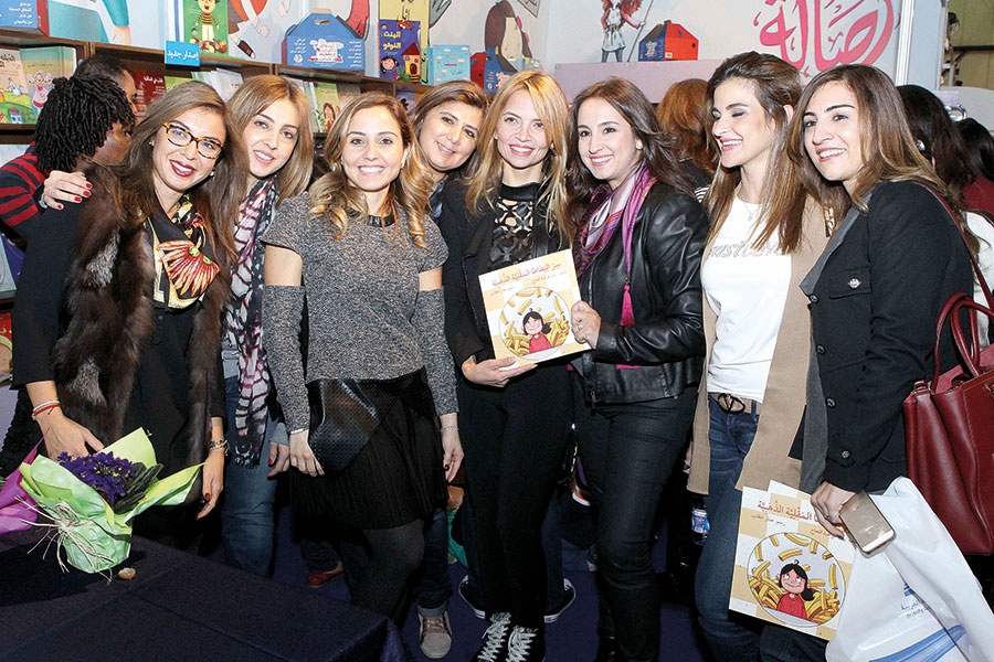 رؤيا الحاج توقع كتابها للأطفال