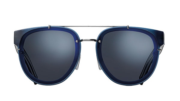 النظارات: على الموضة، بلون يليق ببشرتك. 
