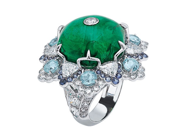 Van Cleef & Arpels مجوهرات تروي قصّة خرافية متلألئة...