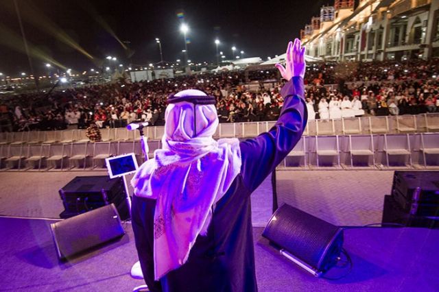 بعد إختتامه  Arab Idol حسين الجسمي يحتفل مع 40 ألف بحريني