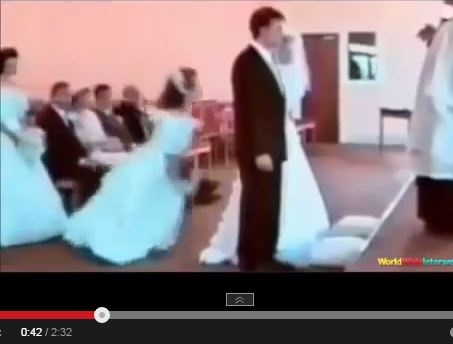 بالفيديو- مواقف مضحكة مبكية حصلت في الأعراس! شاهدوها